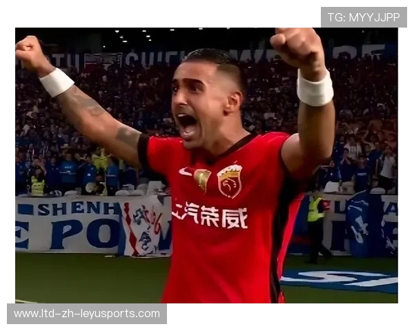 上海海港莱昂纳多前场策动快速反击：速度与智慧交织的攻势风暴