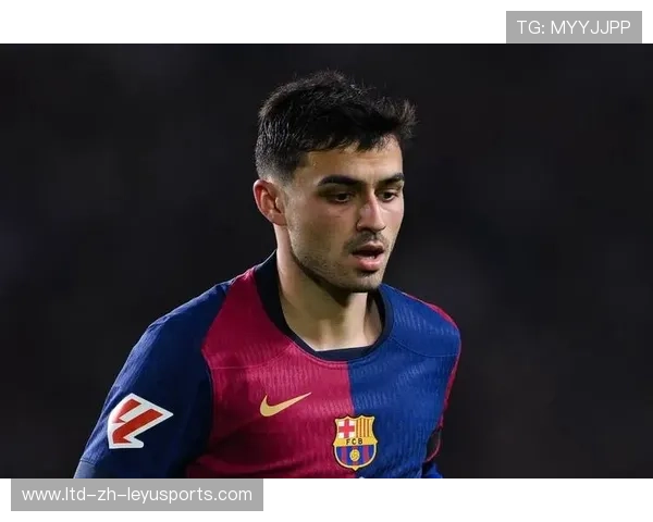 巴萨佩德里右脚推射近距离命中赢得赞誉